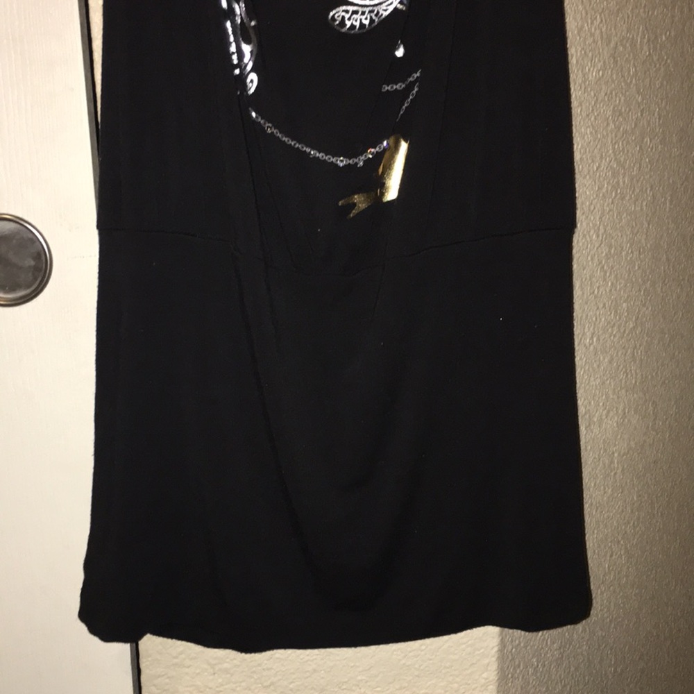 Black top with jewels. - Picture 3 of 4